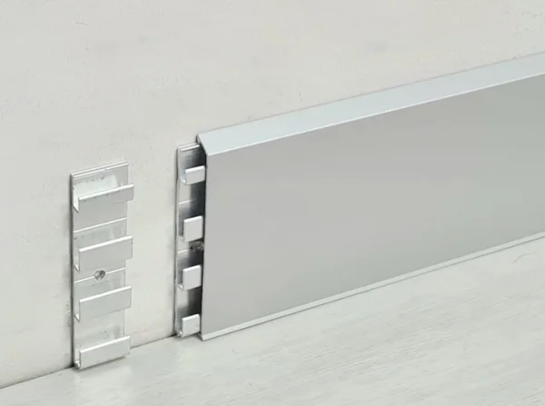 Алюминиевый плинтус Fezard Кабельный ALP-С70 Алюминий 70*10*2500 мм в Кемерово