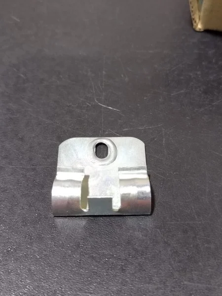 Клипсы к плинтусу MDF Bonkeel (50шт) в Кемерово