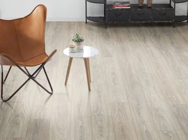 Ламинат Egger PRO 8/33 4V Дуб Бардолино серый EPL036 в Кемерово