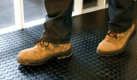 Противоскользящее резиновое покрытие Пятачки (1,0х10м) в Кемерово